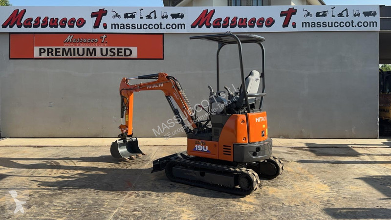 Lopatový nakládač Hitachi ZX19U-5A YR