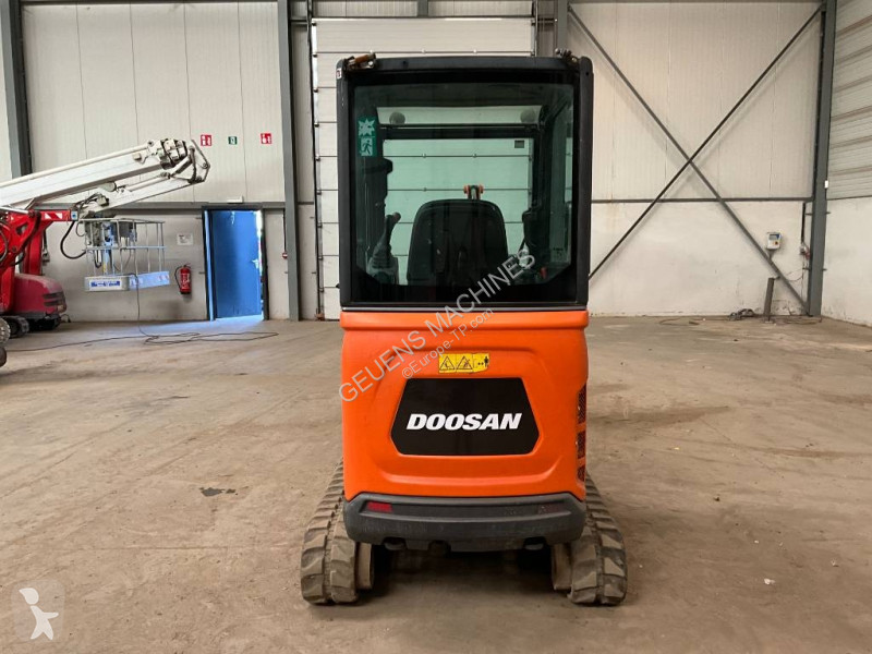Skovel Doosan DX 19