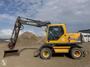 Volvo gumiabroncsos kotrógép