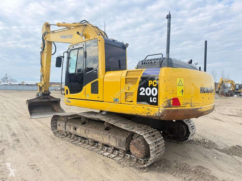 جرافة Komatsu LC8