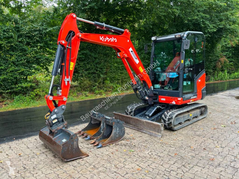 جرافة Kubota KX 030-4