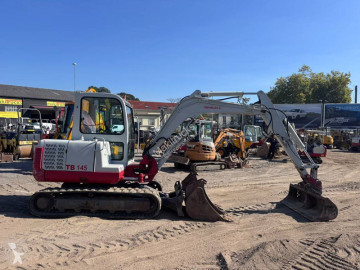 Mini-escavadora Takeuchi
