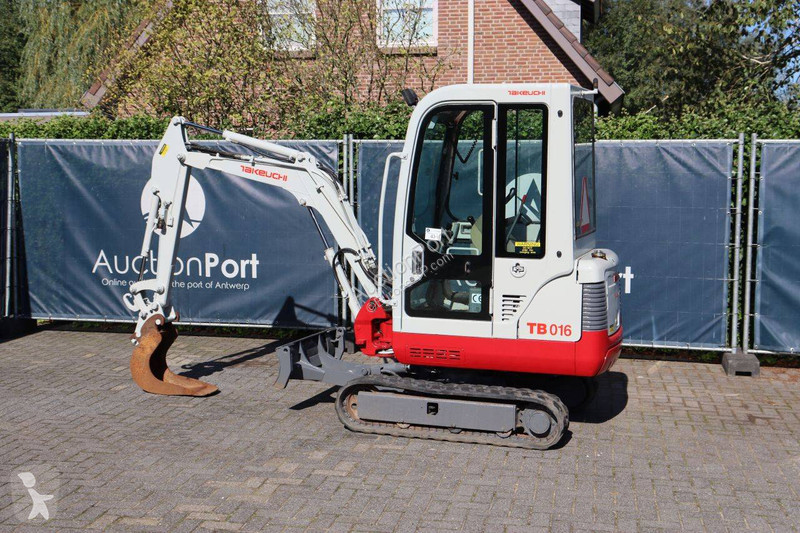 Skovel Takeuchi