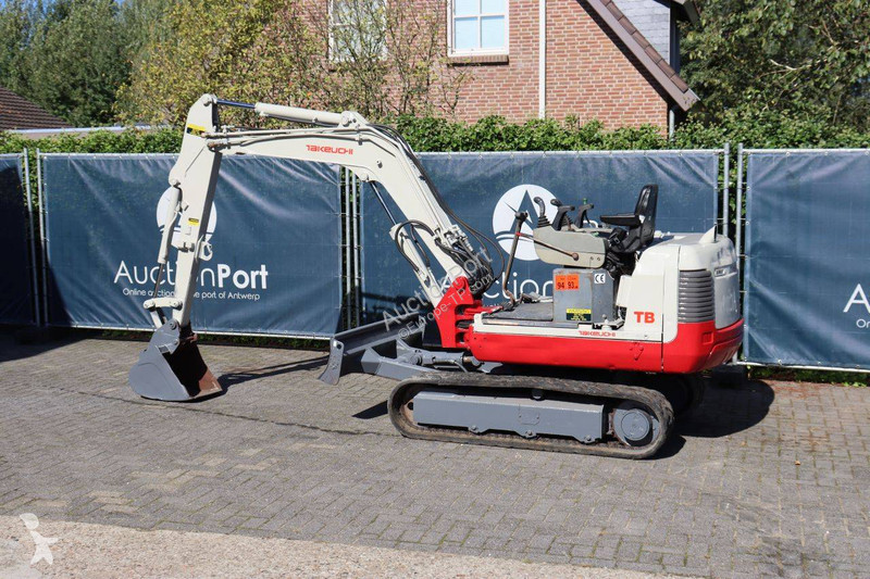 Skovel Takeuchi