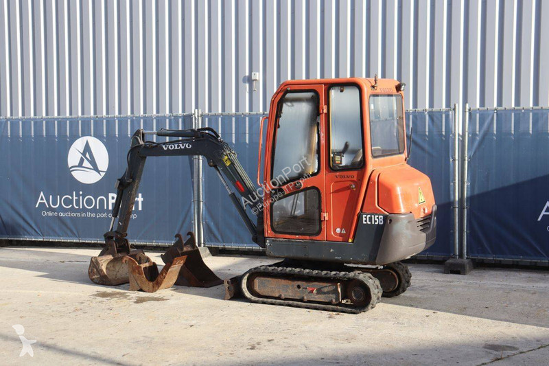 Pelle Volvo EC15B