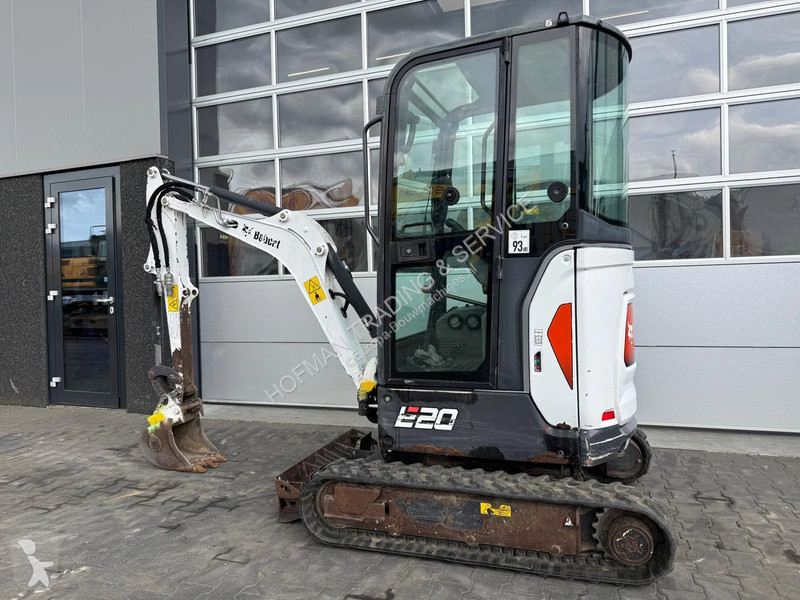 Pelle Bobcat E20