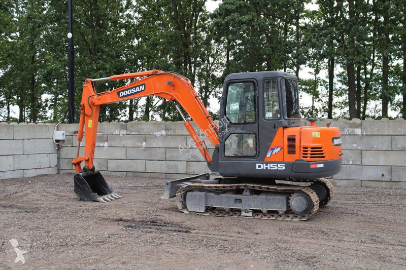 Excavadora Doosan DH55-V