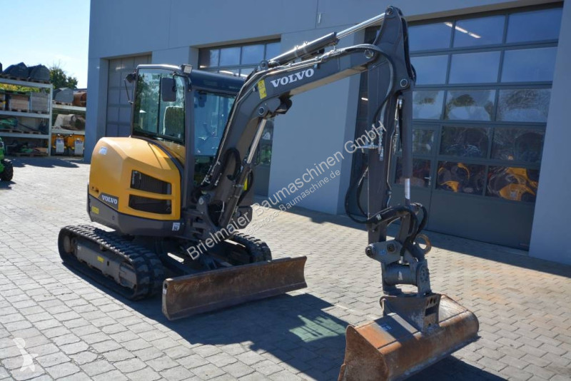 Excavadora Volvo ECR D