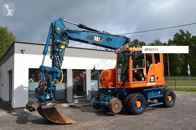 Excavadora Caterpillar M