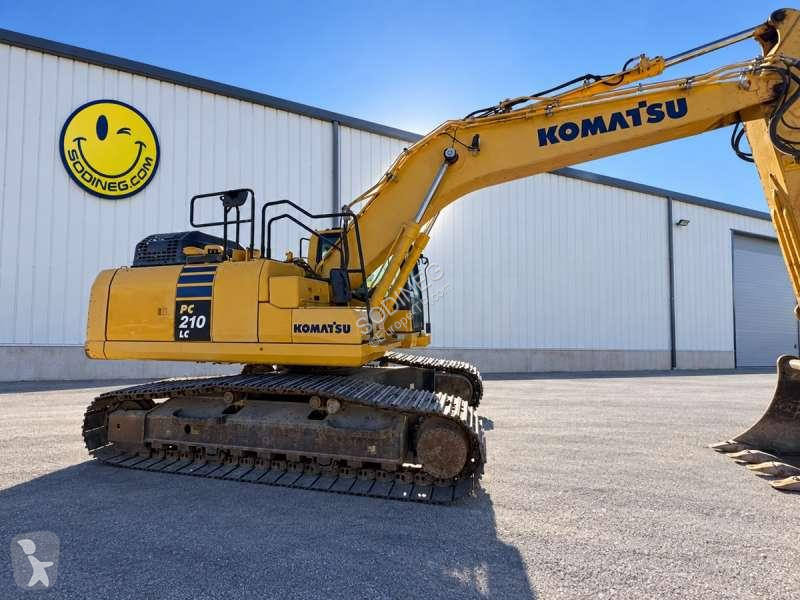 Escavadora Komatsu 11