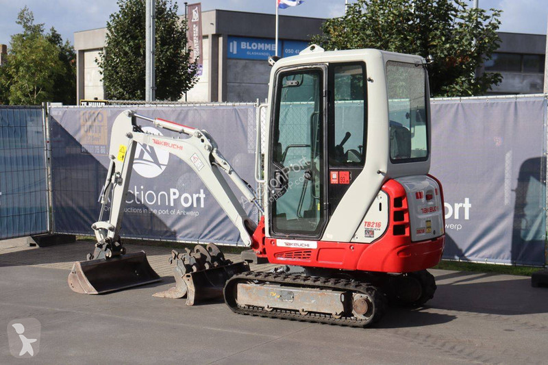 Rýpadlo Takeuchi TB216
