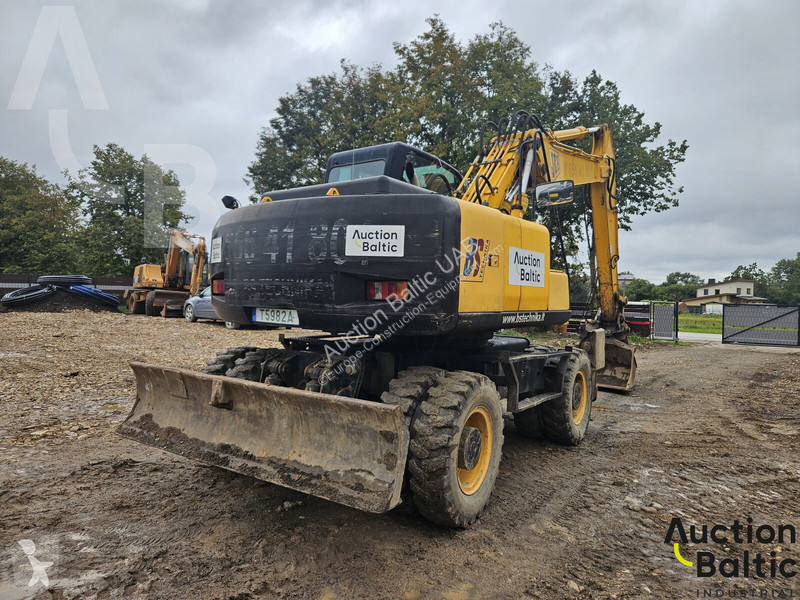 Excavator JCB
