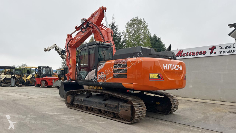 Excavadora Hitachi ZX300LCNT6