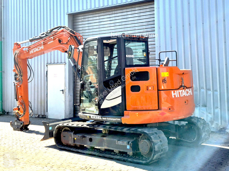 Rýpadlo Hitachi B-6