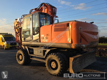 Pelle sur pneus Hitachi