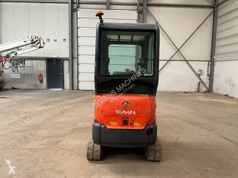 Багер Kubota 0164