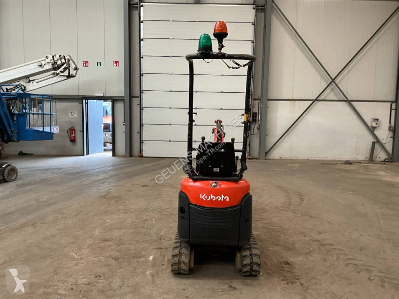 Багер Kubota 0083