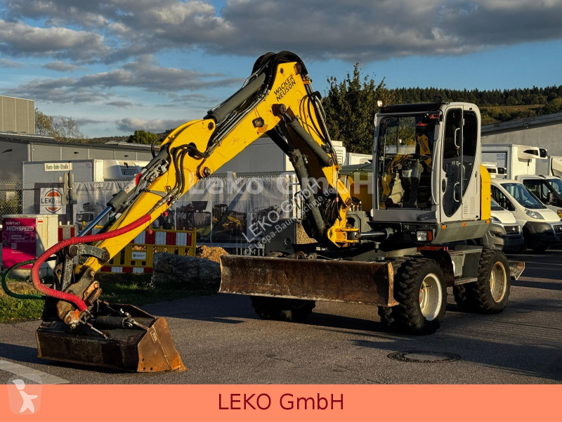 Pelle Wacker Neuson Neuson EW100 Mit Drei Löfffeln