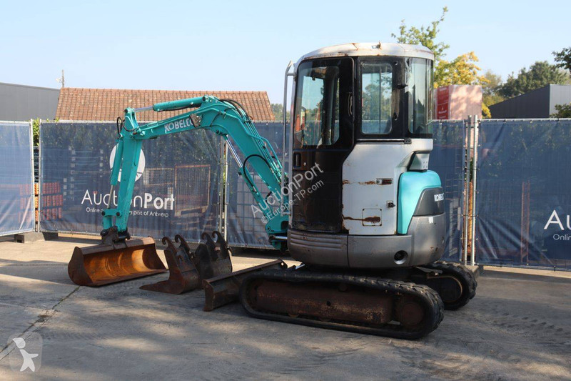 جرافة Kobelco SK25SR