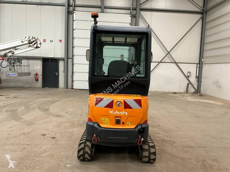Багер Kubota 0194