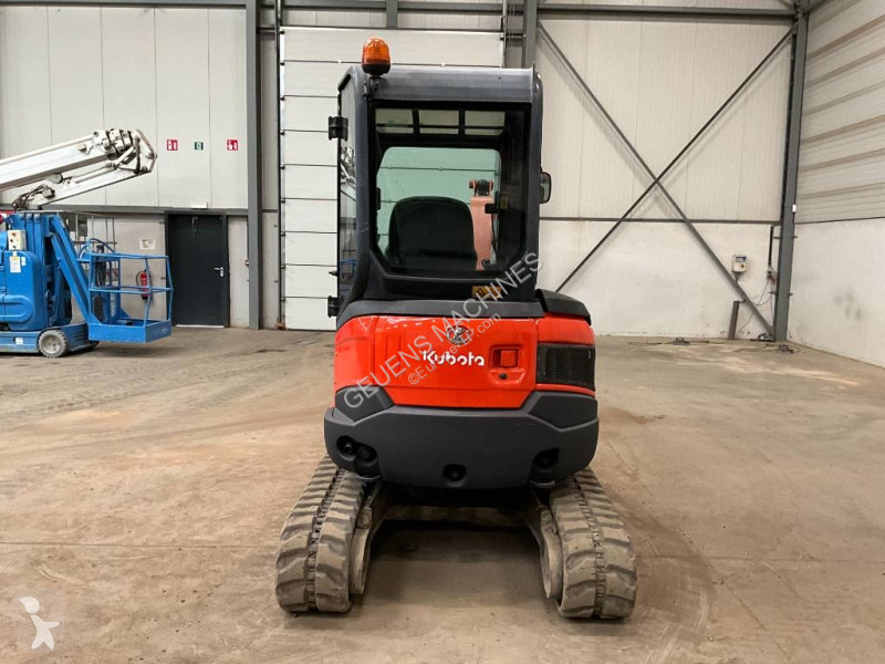 Багер Kubota 274