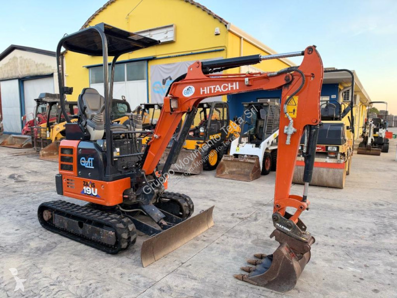Excavator Hitachi ZX19U-6