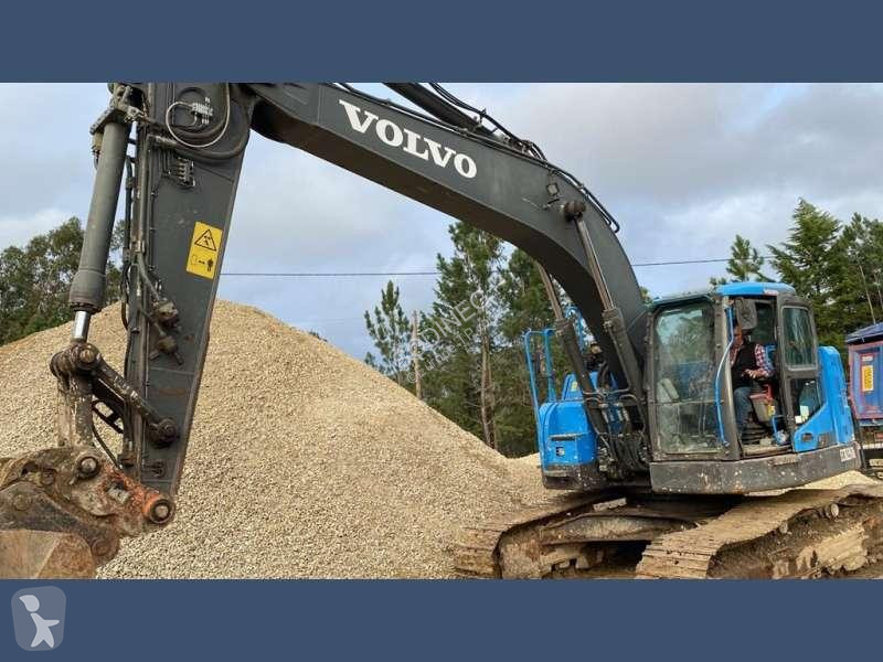 جرافة Volvo