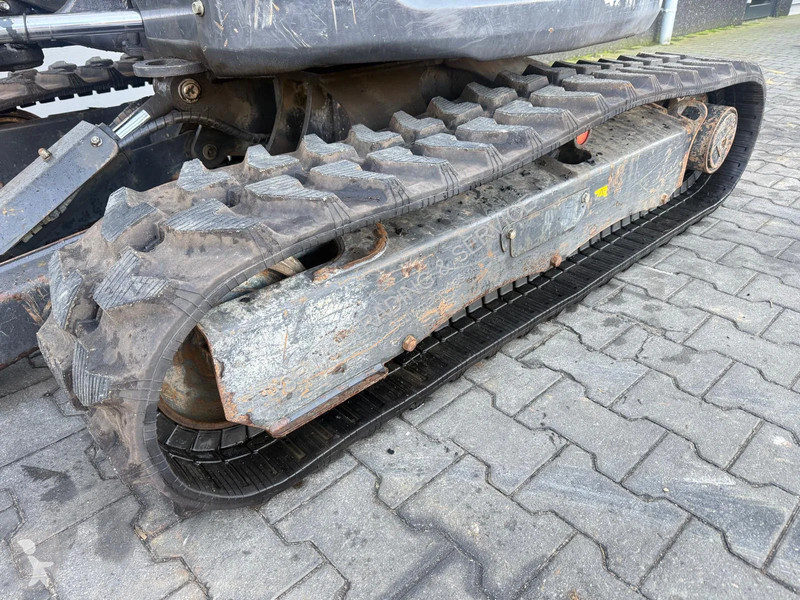جرافة Bobcat E27z