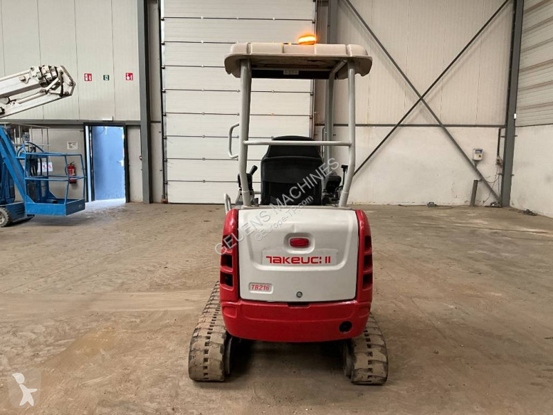 Багер Takeuchi TB 216
