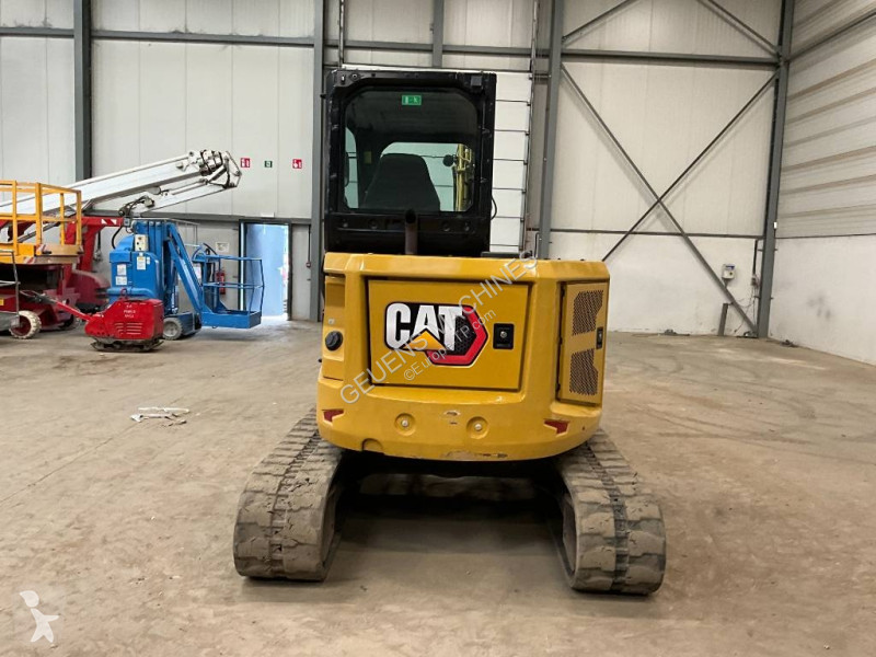Багер Caterpillar CR