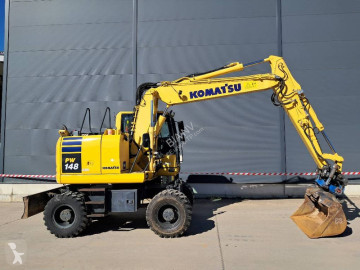Skovel på däck Komatsu