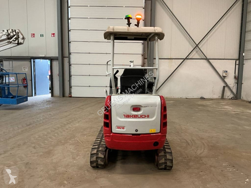 Багер Takeuchi TB 216