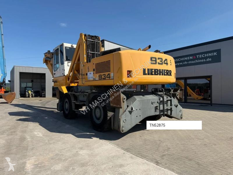 Багер Liebherr CHD