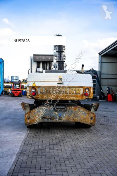 Багер Liebherr