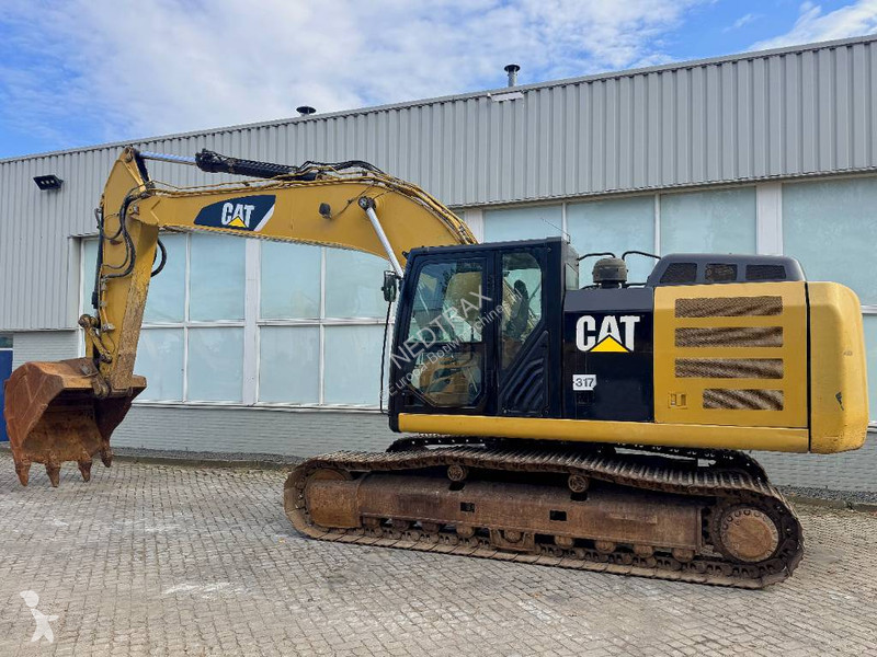 Багер Caterpillar
