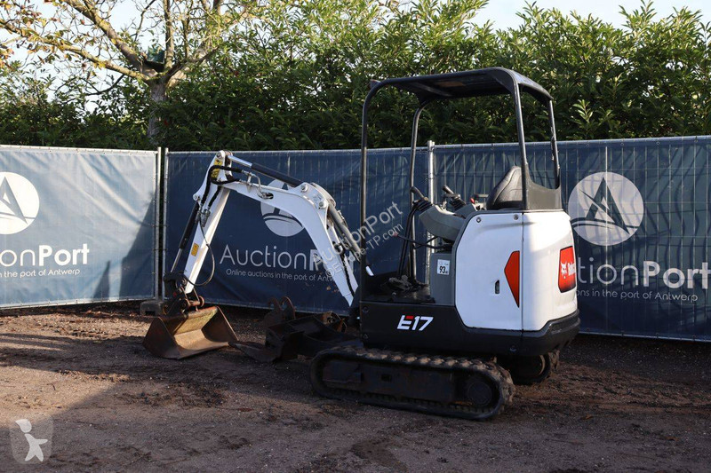Багер Bobcat E17