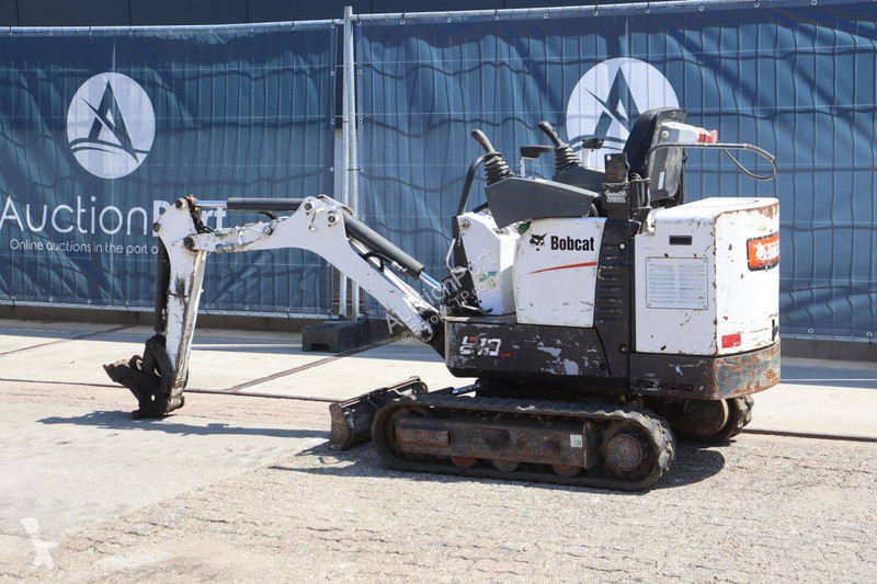 Багер Bobcat