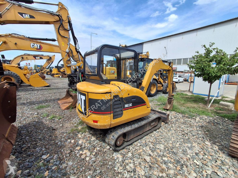 Багер Caterpillar