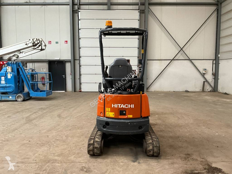 Багер Hitachi ZX 19 U-6