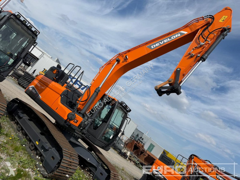 Багер Doosan DX210LC-7