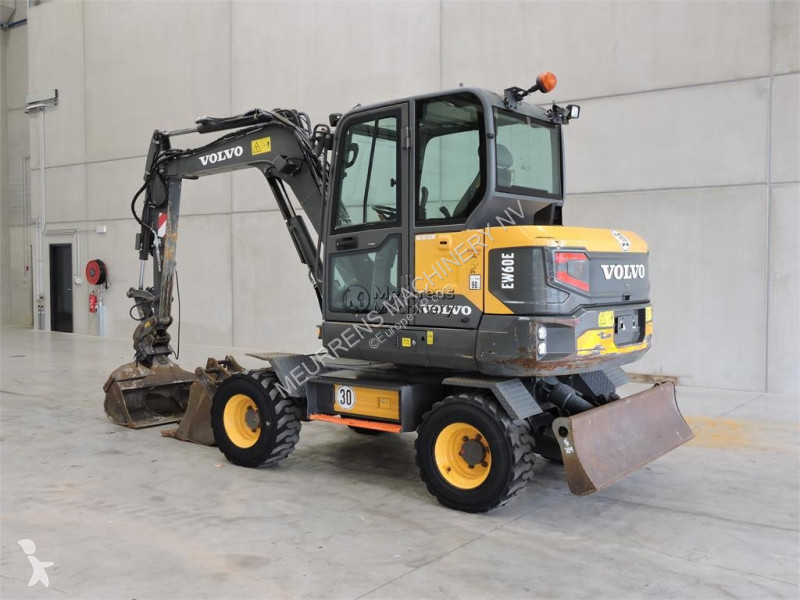 Escavadora Volvo EW60E
