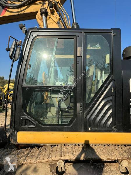 Escavadora Caterpillar