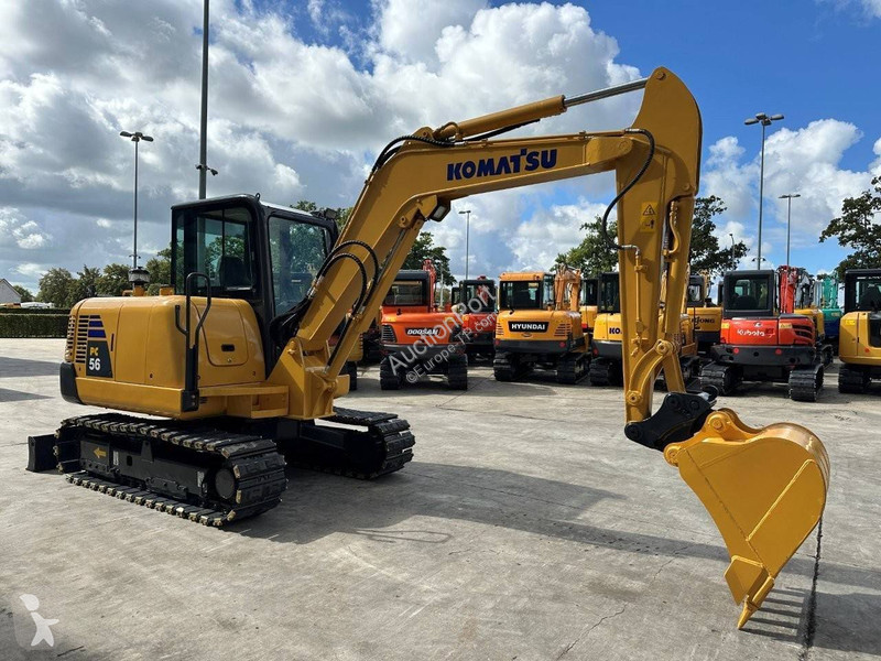Escavadora Komatsu 7