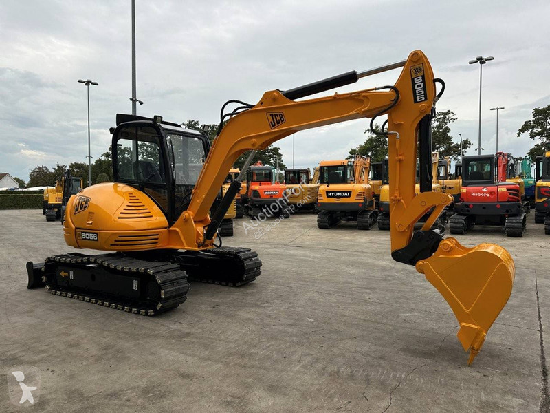 Escavadora JCB 8056