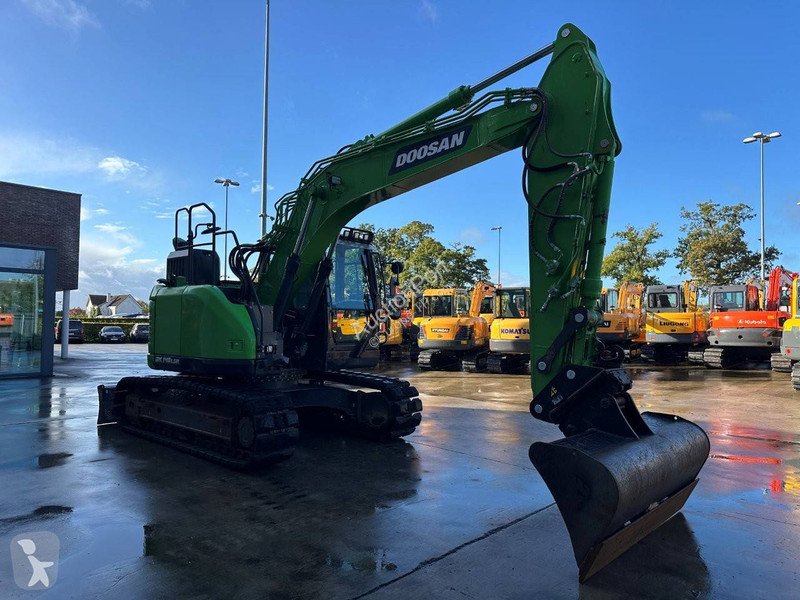 Escavadora Doosan 7