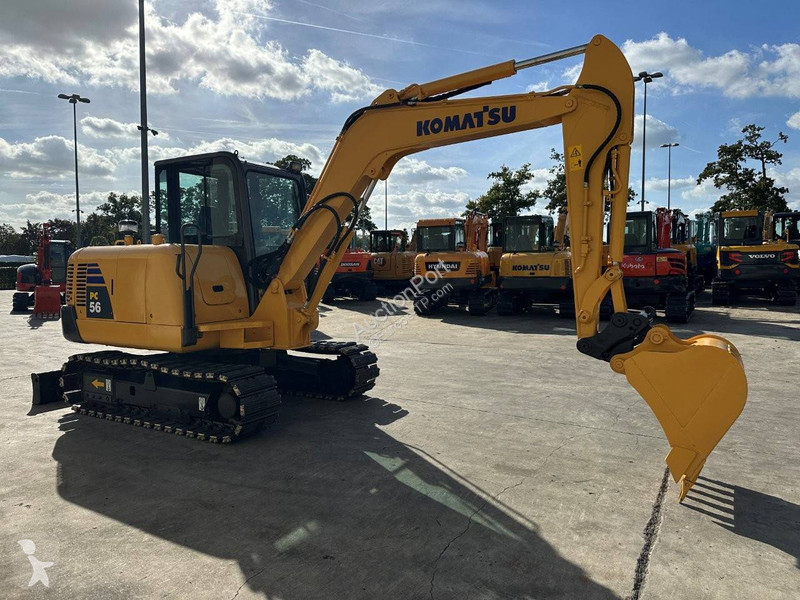 Escavadora Komatsu 7