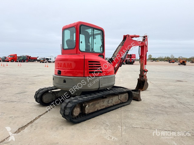 Escavadora Bobcat EM
