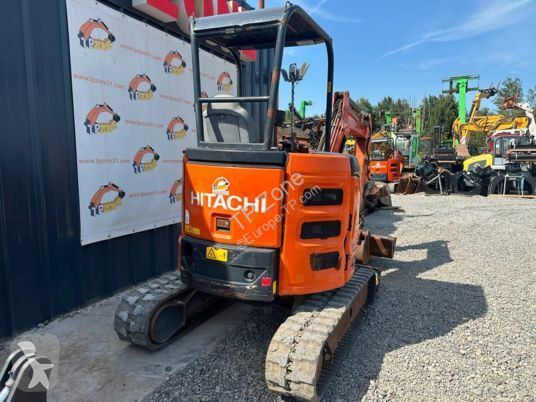 Excavadora Hitachi ZX26U-5A
