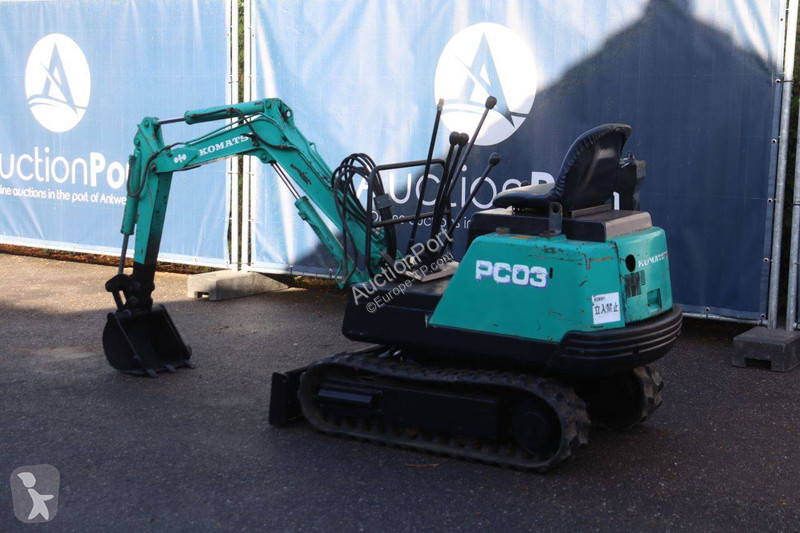Escavadora Komatsu PC-03