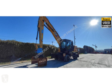 Caterpillar gumiabroncsos kotrógép